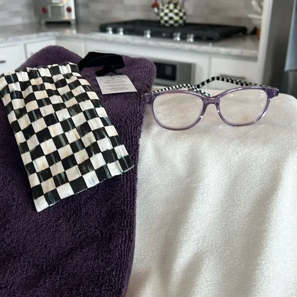 🎉Host Pick🎉MacKenzie-Childs +2.0 Chloe Readers - Picture 2 of 12